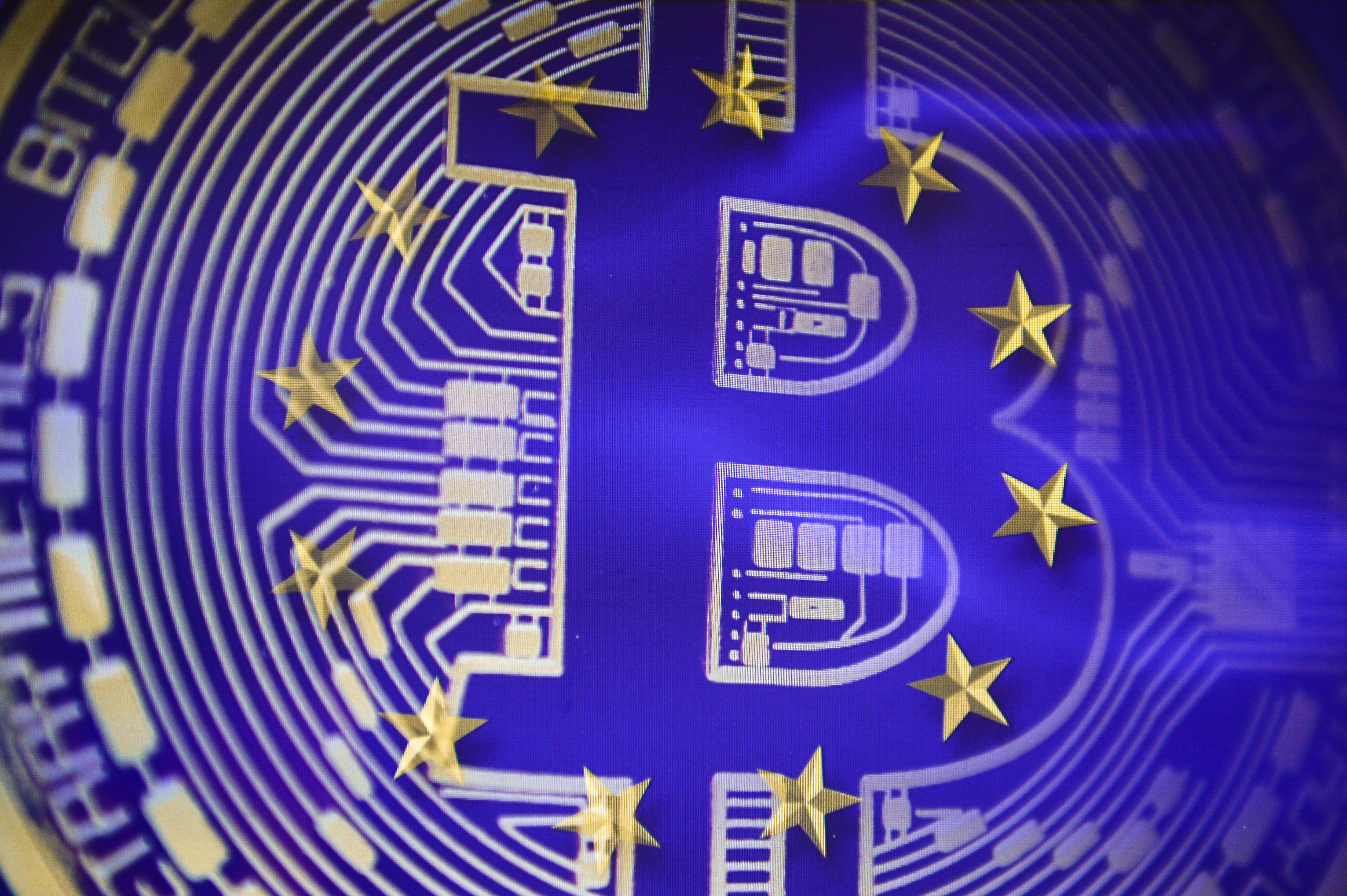 Digital lock overlaying EU flag and Bitcoin symbol, illustrating regulated crypto privacy in Europe under 2027 AML regulations